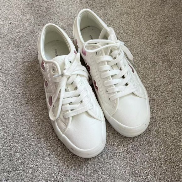Sincerely Jules Women's Sneakers White With Pink Heart Size 6.5m - Picture 2 of 7